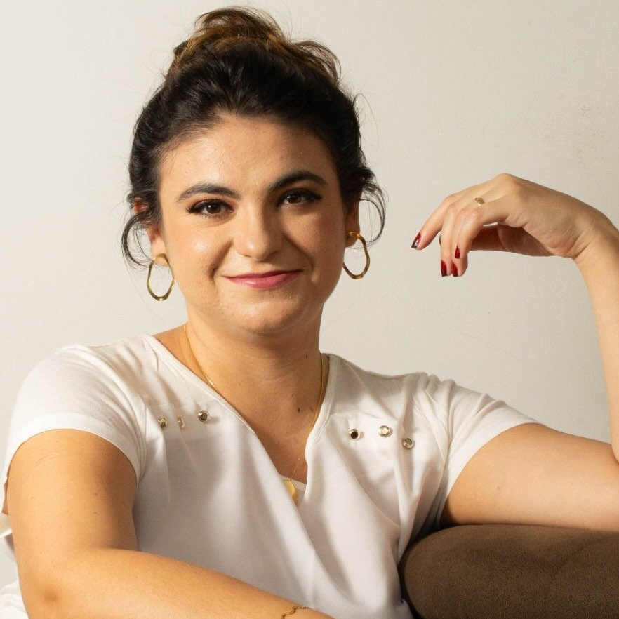 Dra. Simone Godoy — Pediatra