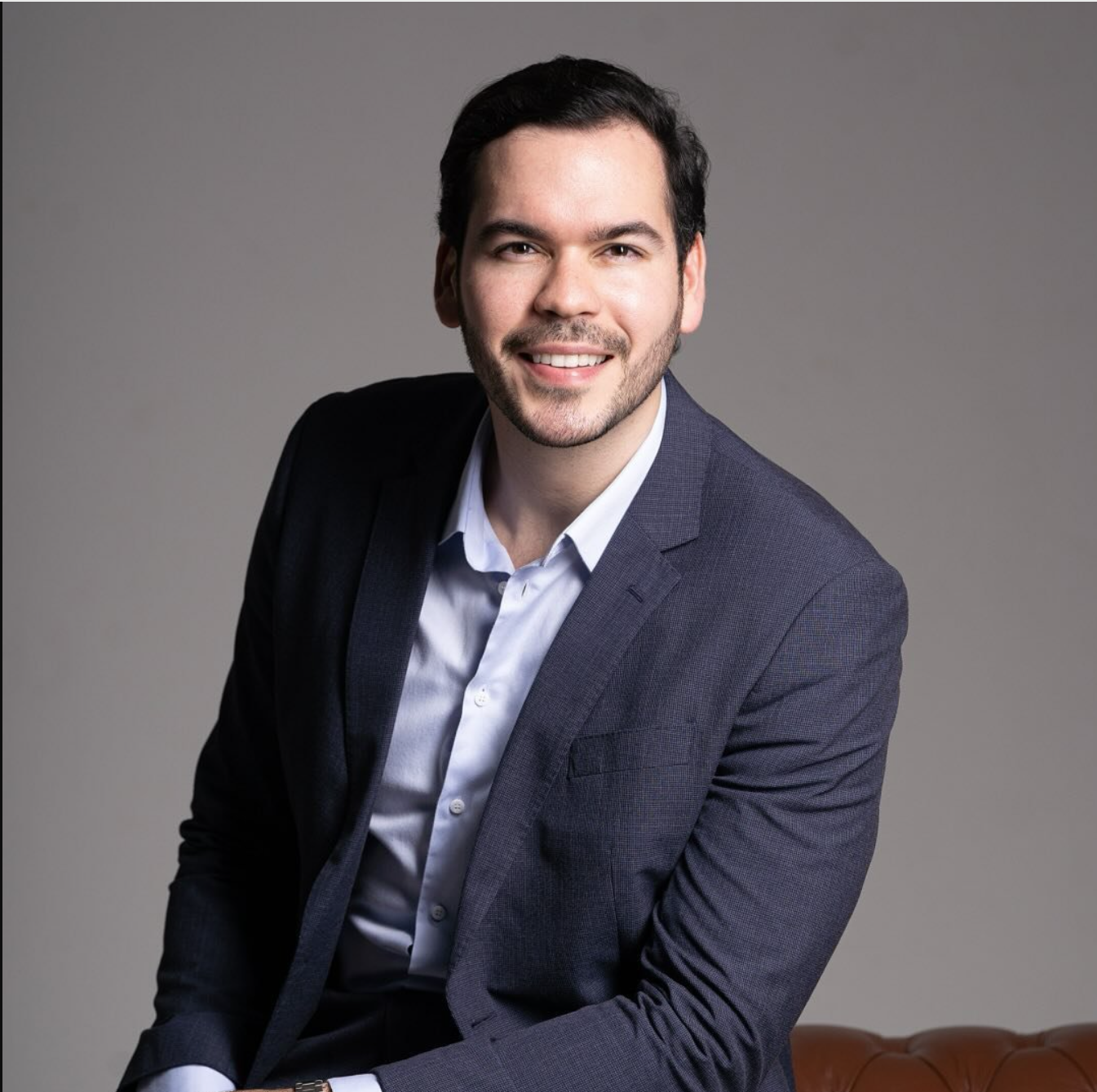 Dr. Ulyscélio Ferreira — Neurocirurgião